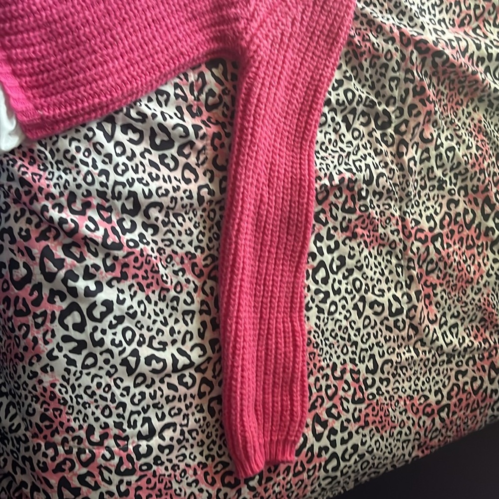 Pink sweater - Picture 3 of 4